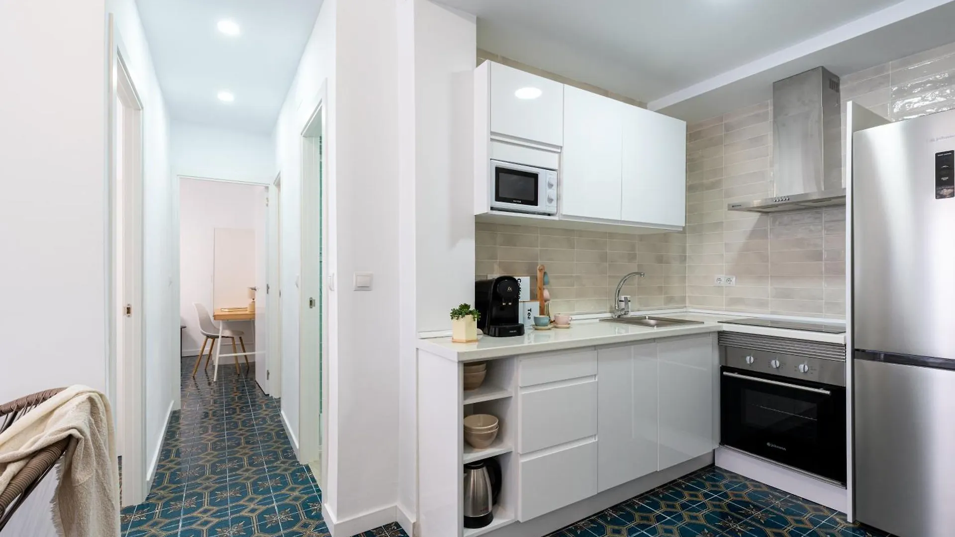 Apartamento Piso Elegante Y Nuevo De 3 Habitaciones Y 2 Banos Sevilla