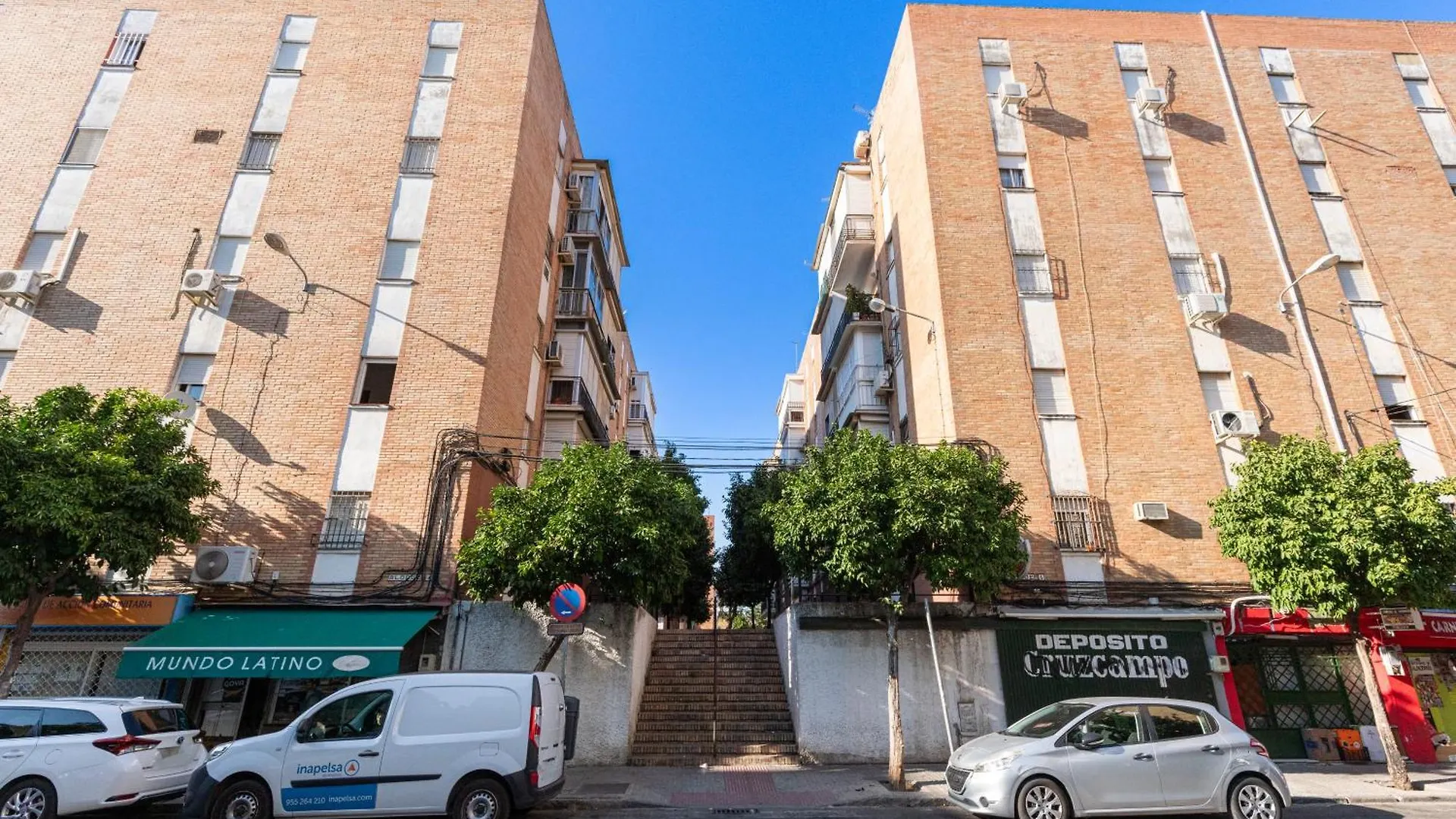 Apartamento Piso Elegante Y Nuevo De 3 Habitaciones Y 2 Banos Sevilla