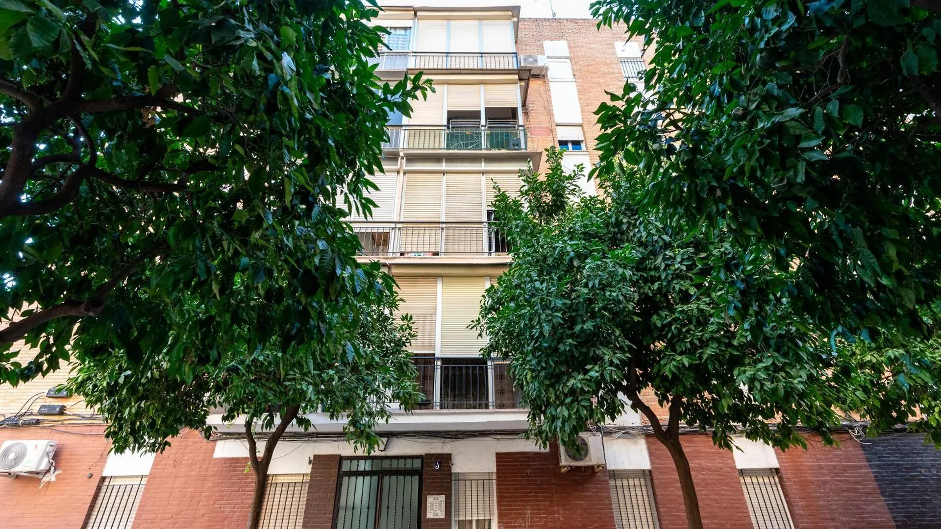 Piso Elegante Y Nuevo De 3 Habitaciones Y 2 Banos Sevilla