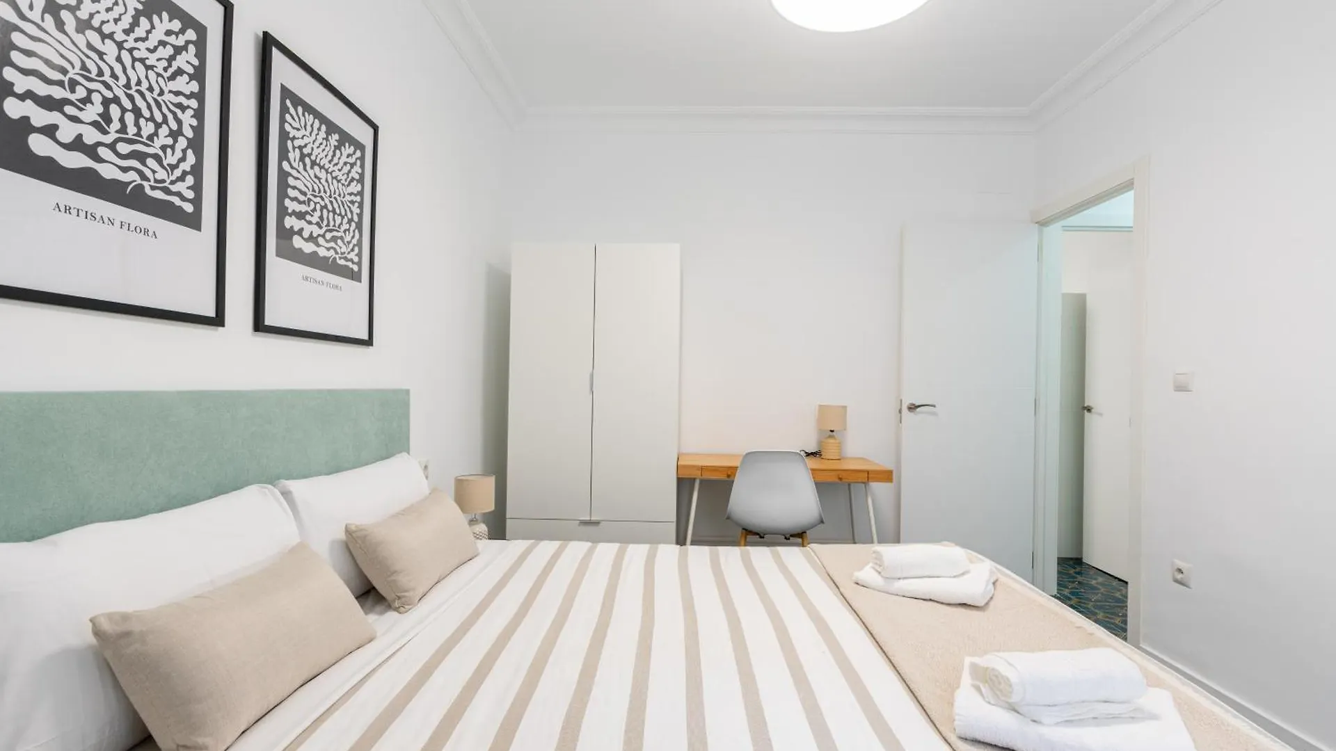 Piso Elegante Y Nuevo De 3 Habitaciones Y 2 Banos Sevilla