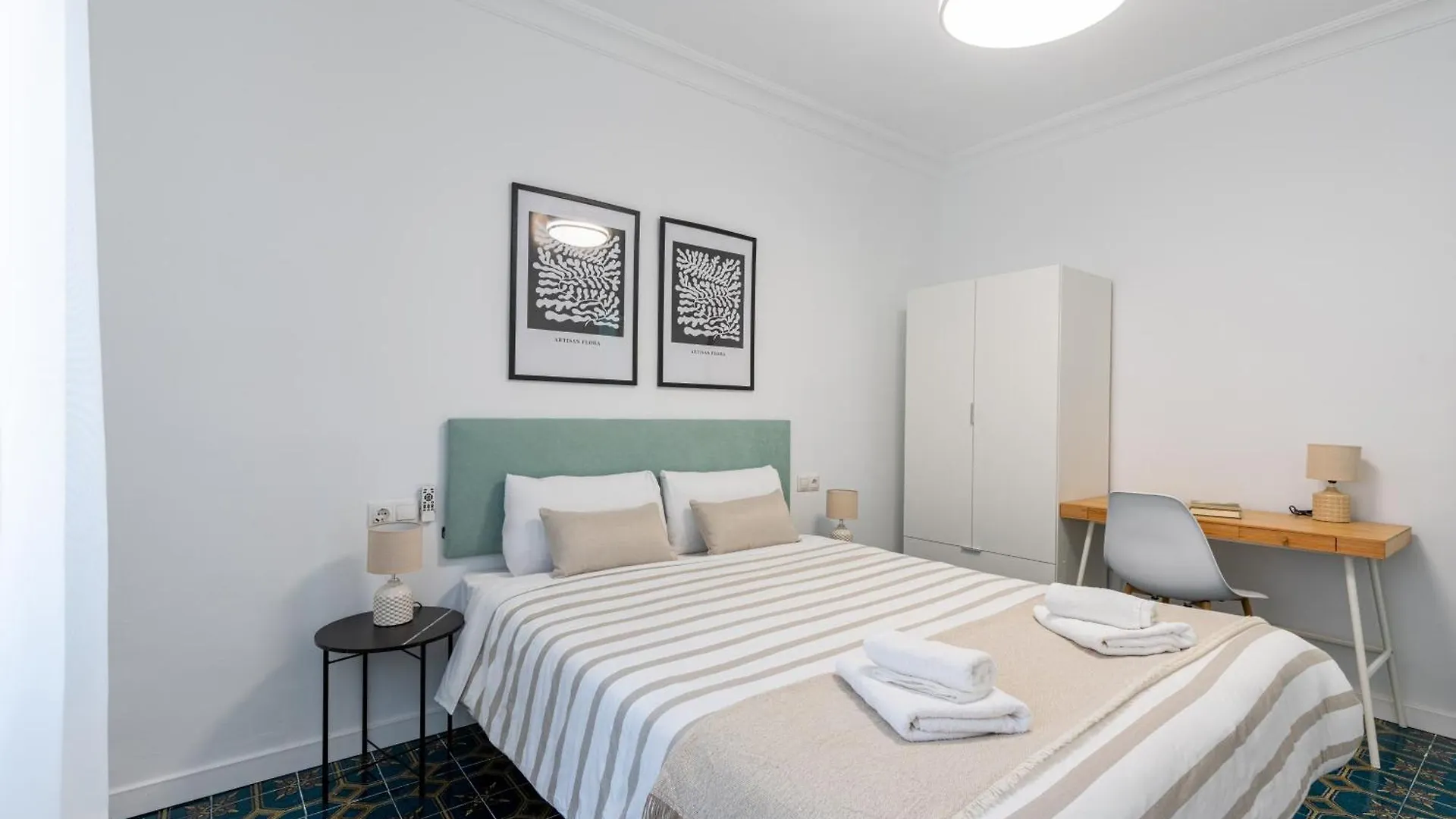 Piso Elegante Y Nuevo De 3 Habitaciones Y 2 Banos Sevilla Apartamento