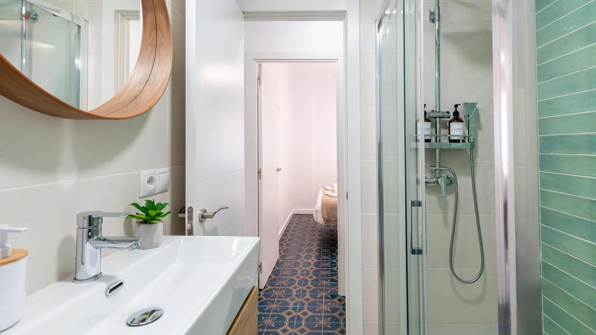 Apartamento Piso Elegante Y Nuevo De 3 Habitaciones Y 2 Banos Sevilla
