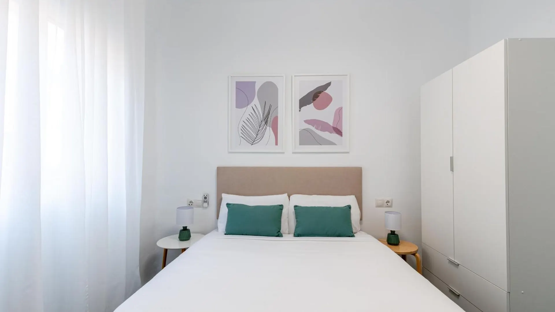 Piso Elegante Y Nuevo De 3 Habitaciones Y 2 Banos Sevilla Apartamento